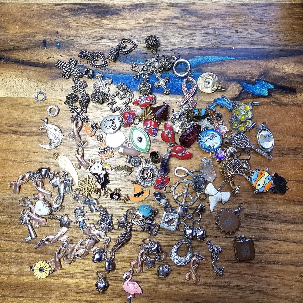 Small Pendants And Charms Lot For Necklaces Or Bracelets Jewelry Making Crafting - Picture 4 of 14